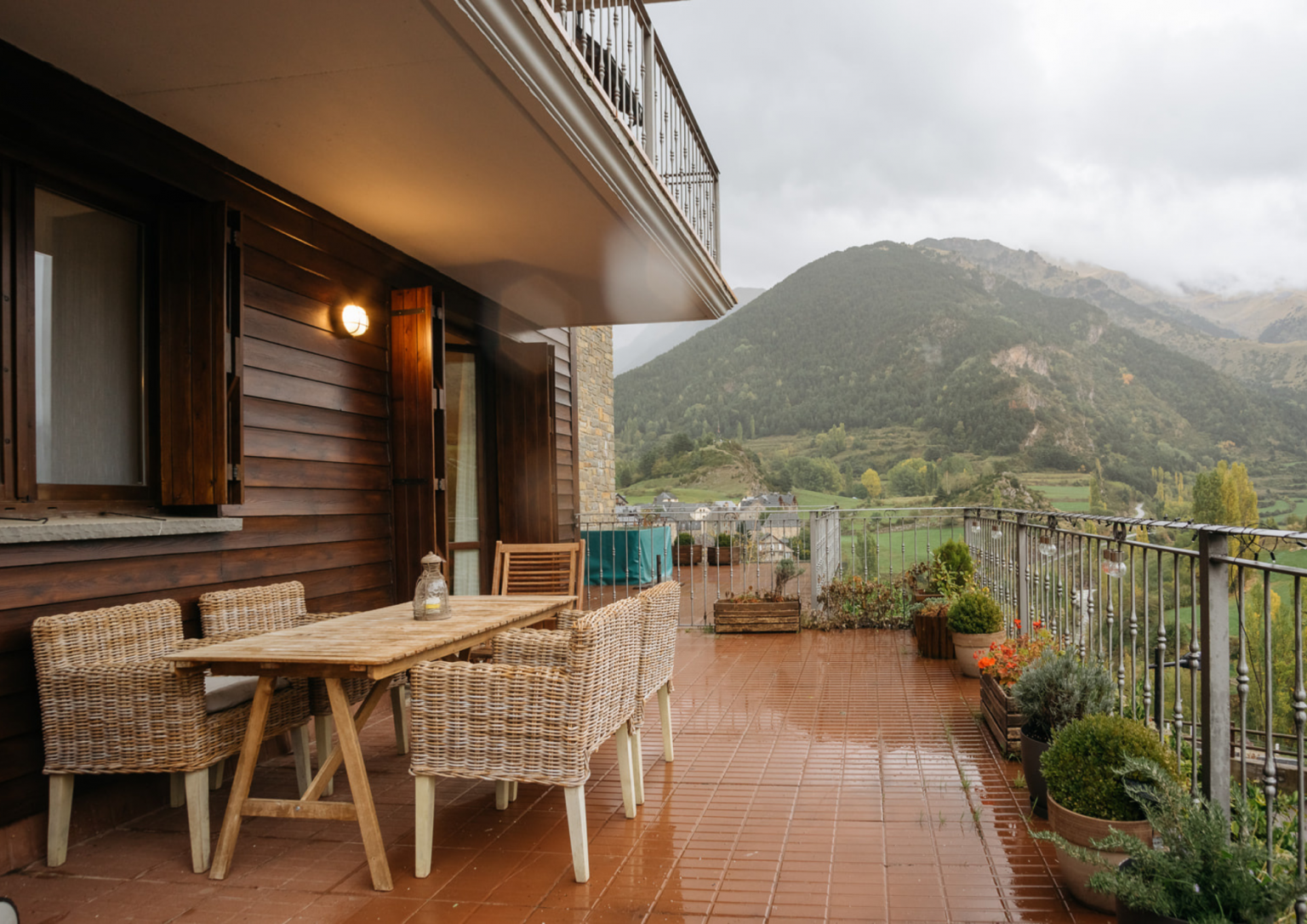 Terraza exterior en sallent de gallego