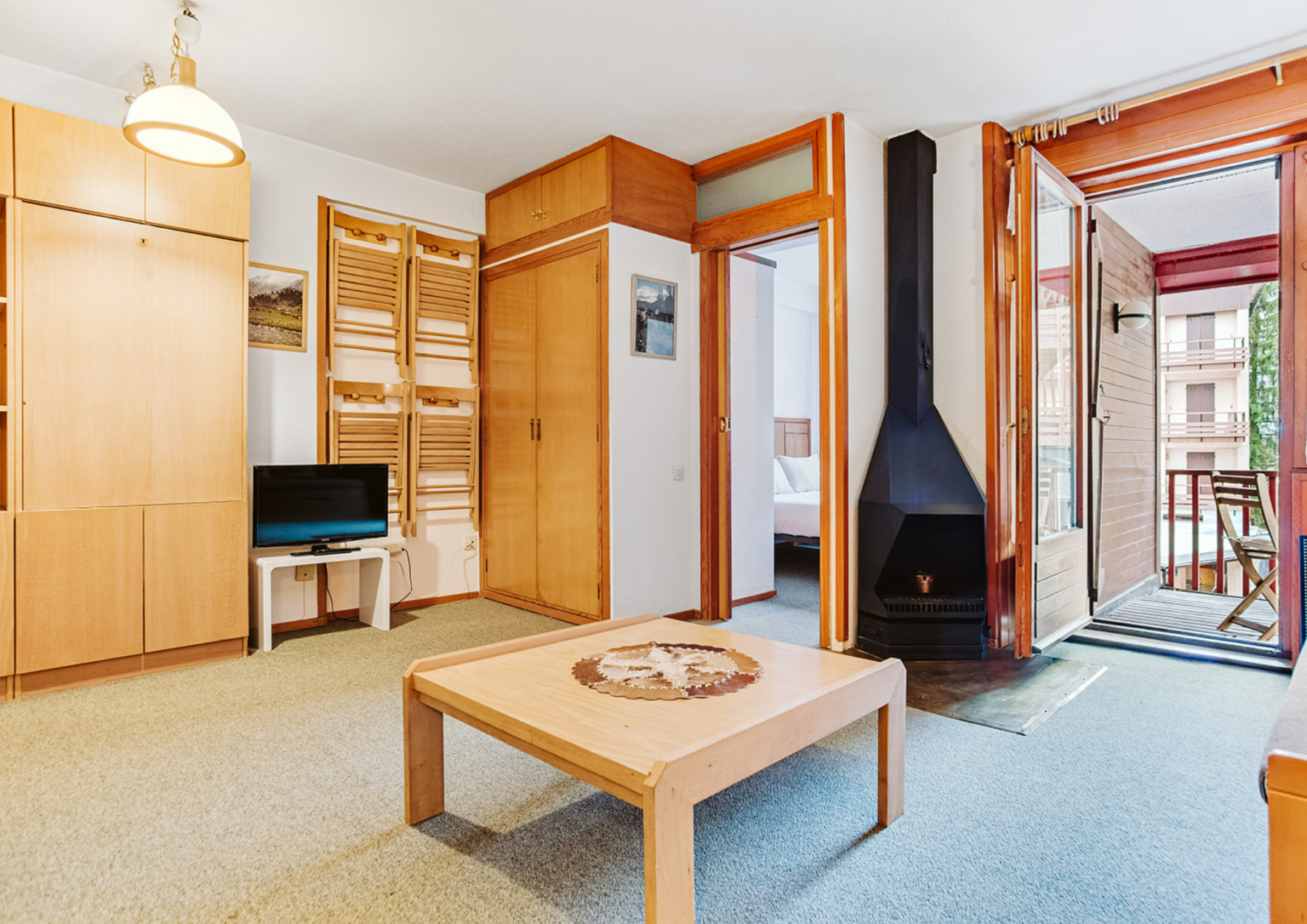 Apartamento con chimenea